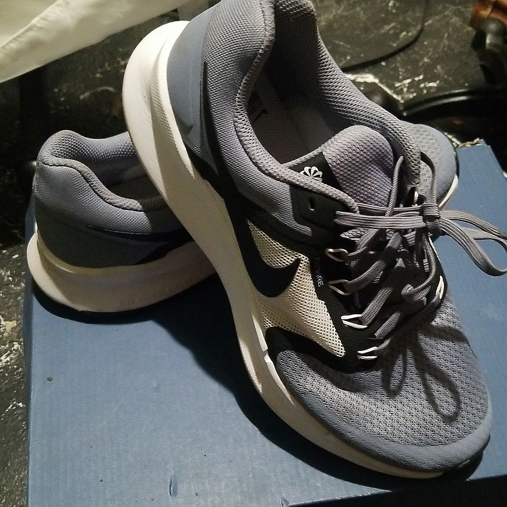 NIKE SWIFT 3 MENS 8 DR2695-400 NWOT